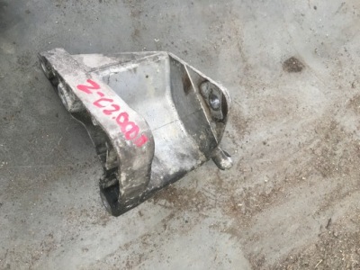 Opel zafira c 2.0 cdti кронштейн двигателя 13248665 фото №1