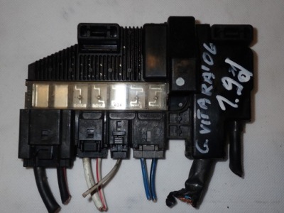 Suzuki grand vitara ii 1.9d 05-12 запобіжники фото №1