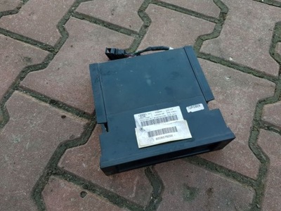 Audi tt 8j мультимедіа інтерфейс usb 8e0857925e фото №1