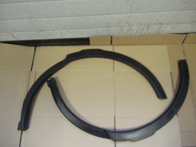 Range rover discovery sport v молдинг крила задня фото №1