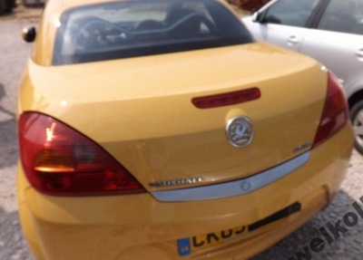 Opel tigra b кришка багажника задня комплектна фото №1