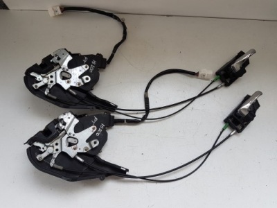 Центральний замок правий задня lexus is 200 is 300 99- фото №1