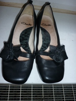 CLARKS r.37