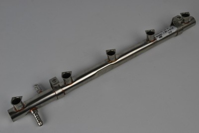 Молдинг впрыскная правая audi r8 07l133681ab фото №1