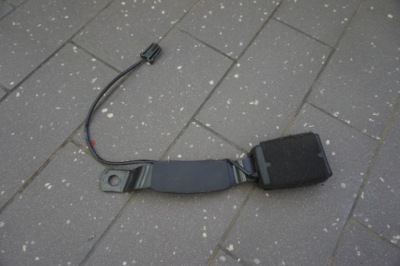 Кліпса поперечина audi оригінальний номер 8x0857756b фото №1