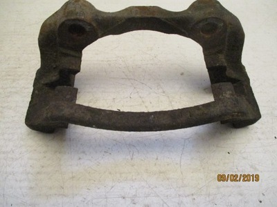 143/13 ABETE SOPORTE PARTE DELANTERA L P VW PASSAT B3 B4  