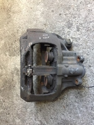 Atego 1523 1828 суппорт тормозной задняя правый 22,5 фото №1