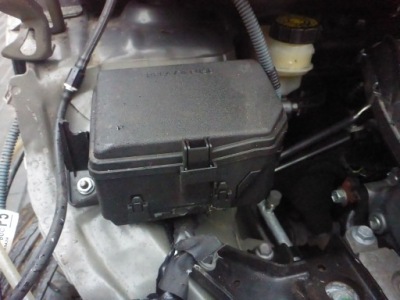 Корпус предохранителей корпус toyota yaris iii 11- фото №1