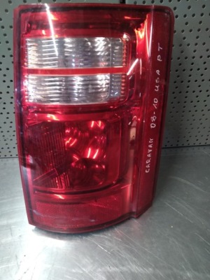 Dodge caravan 08-10r лампа правий задня usa фото №1