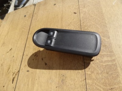 Dacia duster lift 2016 перемикач вікон лівий перед фото №1