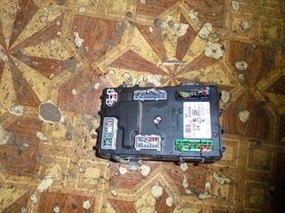 Renault koleos bcm 284b1jy10a фото №1