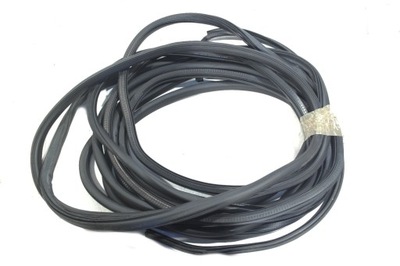 Vw caddy lift iv прокладка кузовна ліва задня фото №1