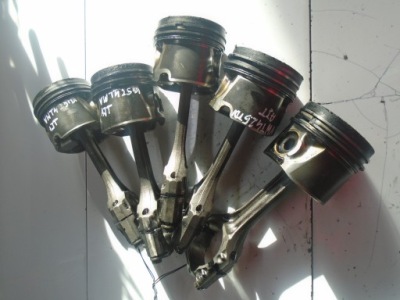 Vw t4 lt 2.5tdi ajt поршень поршні шатун фото №1