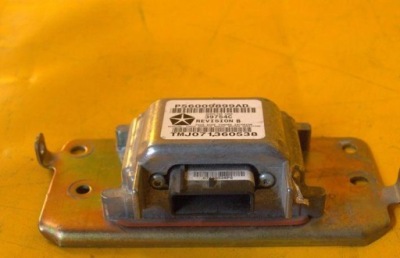 Jeep cherokee liberty датчик шторки безопасности air bag фото №1