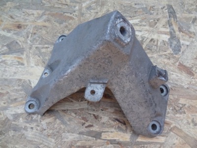 Кронштейн підпора кронштейн двигуна a8 d3 фото №1