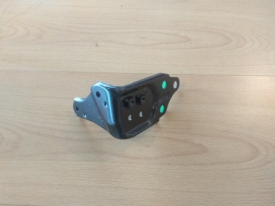 Toyota verso 09- кронштейн кронштейн крыла правый перед фото №1