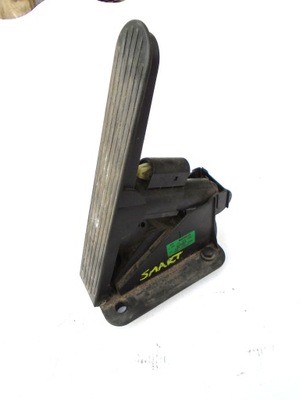 Smart fortwo 450 педаль газу 0012589v001 фото №1