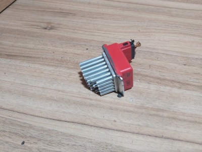 Резистор вентилятор audi a3 8l 1.8 1j0907521 фото №1