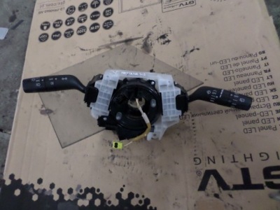 Вимикач світла аварійних mazda оригінальний номер bbp664h0 фото №1