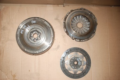 Mazda 3 bl 09-13 1.6 зчеплення диск притиск маховик з двома масами фото №1