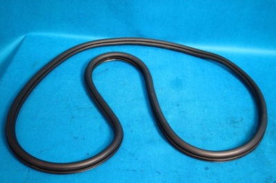 Vw golf vii r прокладка двері задня правий hb 2017r 5g6867914b фото №1