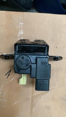 Hyundai i30 2017- замок задній кришки hb фото №1