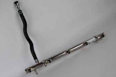 Молдинг упорскування права audi r8 07l133681ab фото №1