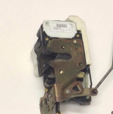 Cadillac escalade gmc yukon 00-06r замок дверь фото №1