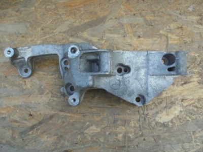 Citroen peugeot opel кронштейн генератора 1.2 thp фото №1
