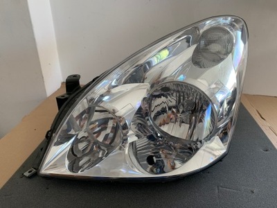 Toyota corolla verso 04- левая лампа фото №1