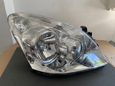 Toyota corolla verso lift 07-08 правая лампа фото №1