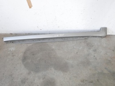 Молдинг накладка на поріг права audi a4 b6 седан фото №1