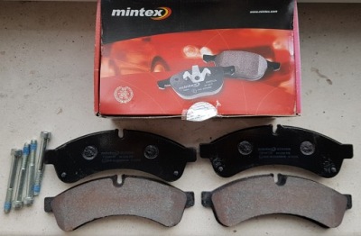 Тормозные колодки задняя iveco daily iv v vi болты brembo фото №1