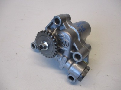 Насос оливи nissan juke 1.6i фото №1