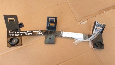 Tesla x напрямна кронштейн лампи ліва 1046959-00-f фото №1