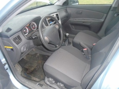 Сидіння комплект kia rio ii 05-11 фото №1