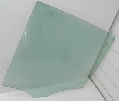 Стекло дверь левая левый задний  mercedes ml w164 зелёный фото №1