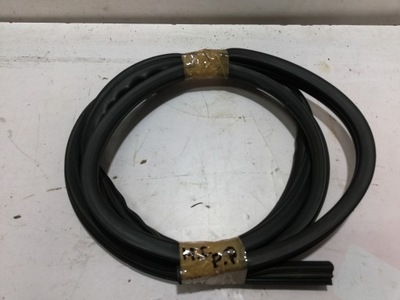 Прокладка двері правий перед mitsubishi colt 04-08 фото №1