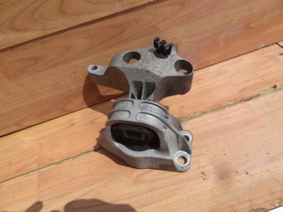 Dacia duster 2011 1,5 dci кронштейн подушка двигуна фото №1