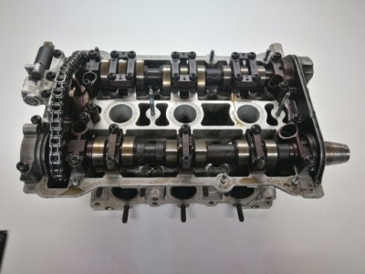 Головка комплектная правая audi 2.7 are 078103373ae фото №1