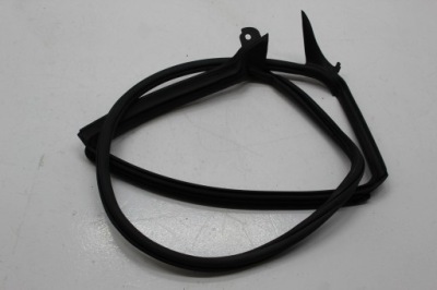 Vw arteon прокладка дверь правый задняя 3g8868120r фото №1