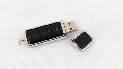 Pendrive z grawerem 32gb USB 3.0 skórzany GOODRAM!