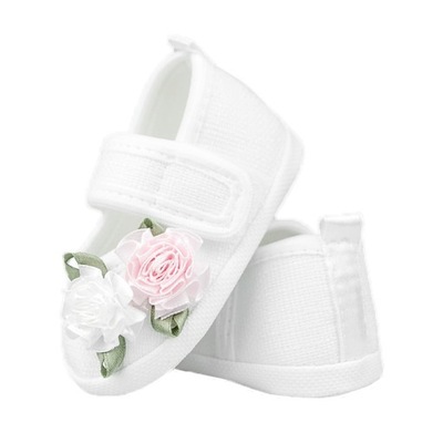 Białe buciki na chrzest z różami LECIUTKIE 10