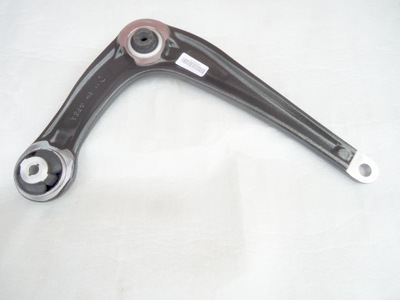 Toyota proace 2,0d4d рычаг перед оригинал фото №1