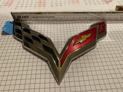 CHEVROLET CORVETTE C7 INSIGNIA EMBLEMA PARTE TRASERA  