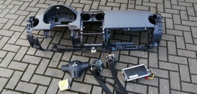 Mitsubishi colt 04-08 консоль фото №1