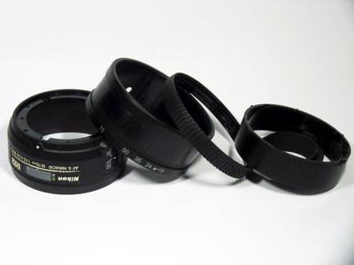 Nikon Nikkor 18-70mm DX - pierścienie zewnętrzne