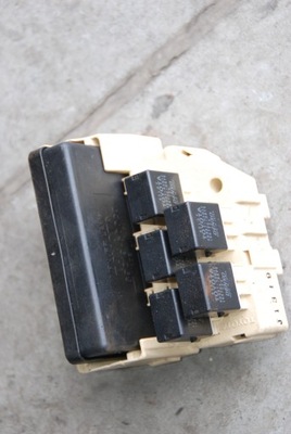 Коробка запобіжників lexus ls430 2003 фото №1