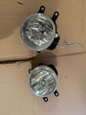 TOYOTA AURIS AVENSIS PRAWY HALOGEN