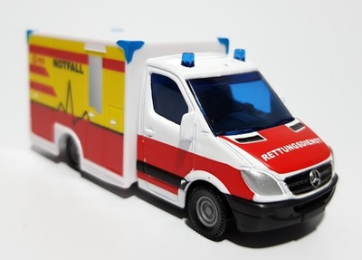 SIKU 1536 AMBULANS NOWOŚĆ 01.2020